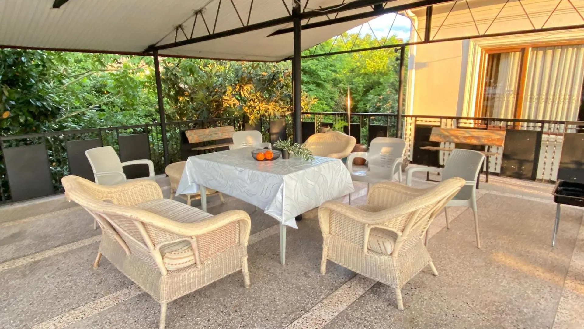 Villa Visteria With Terrace Batumi 0*,  Geórgia